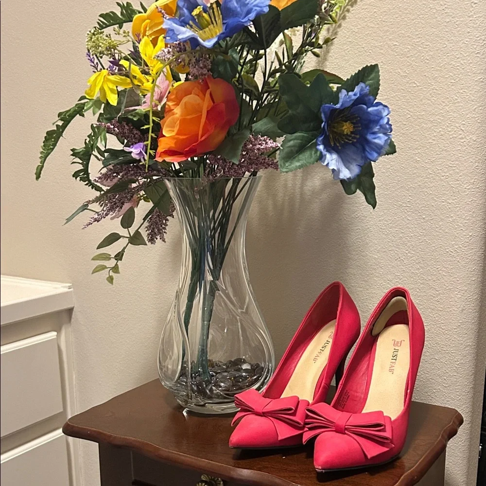 JustFab Vibrant Red Bow Heels - Picture 1 of 11